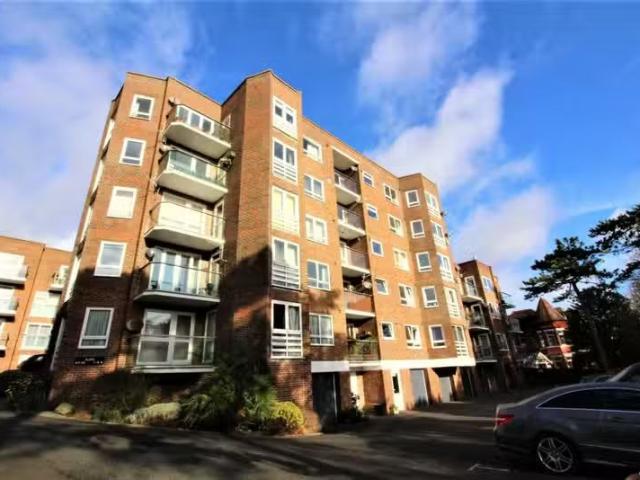 Cozy 1 BA 1 bedroom flat for rent in Arundel Road, Eastbourne.