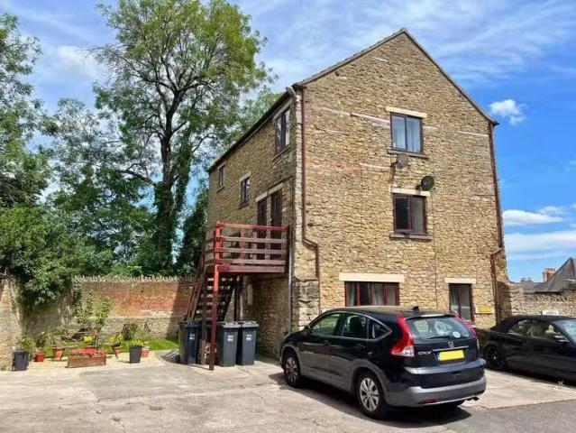 Unique 1 BA 1 bedroom flat for rent in Catherine Hill, Frome.