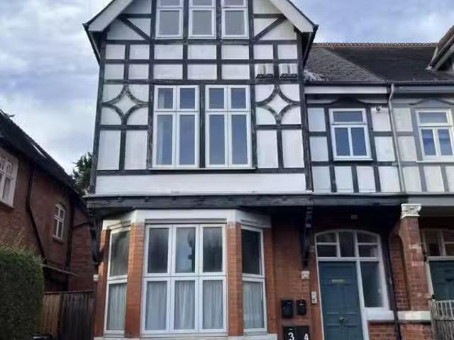Just in! 1 BA 1 bedroom flat for rent in Grove Avenue, Moseley.