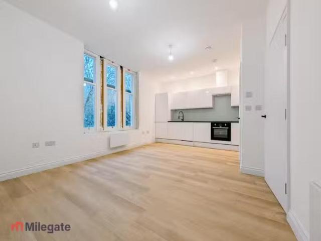 New 1 BA 1 bedroom flat for rent in High Street, Beckenham, BR3