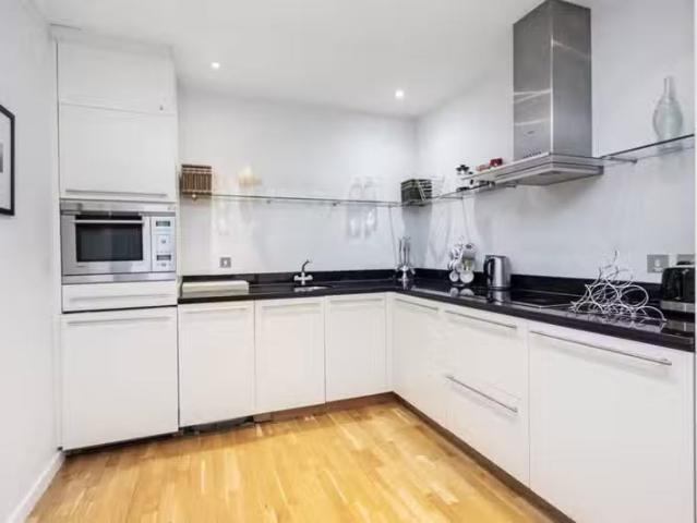 For Rent! 1 BA 1 bedroom flat for rent in Hosier Lane, Clerken.