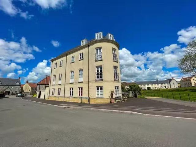 New 1 BA 1 bedroom flat for rent in Little Brooks Lane, Shepto.