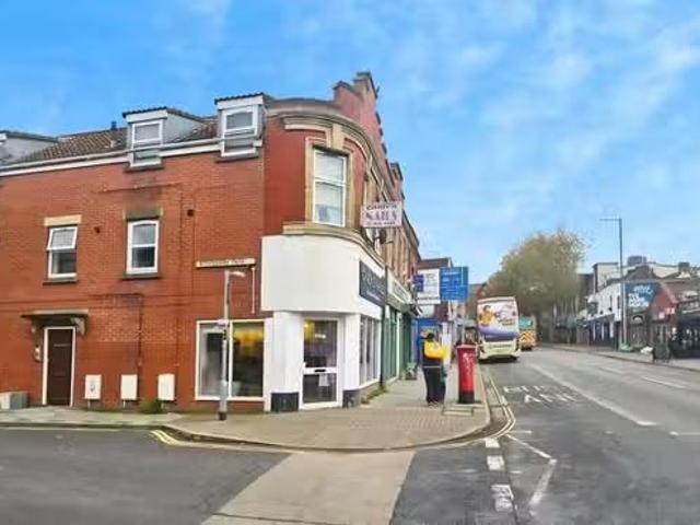 Rental! 1 BA 1 bedroom flat for rent in Roseberry Park, Bristo.