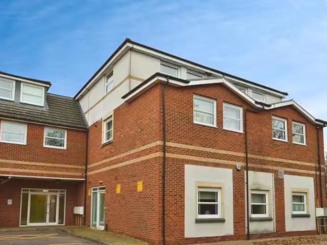 Just in! 1 BA 1 bedroom flat for rent in Russet Drive, St Alba.