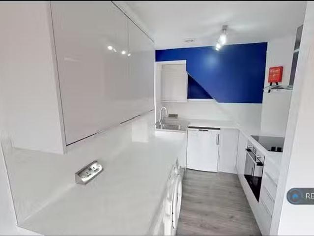 Deal! 1 BA 1 bedroom flat for rent in Salem Place, Northfleet.