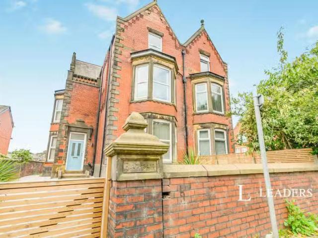 For Rent! 1 BA 1 bedroom house for rent in Walmersley Road, BL9