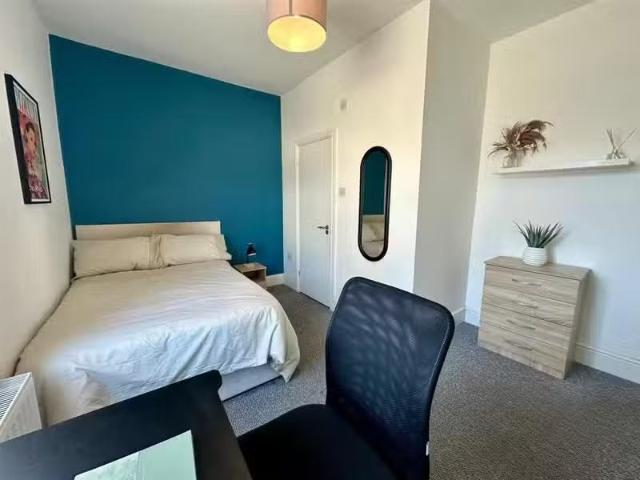 Just in! 1 BA 1 bedroom house share for rent in Coultate Stree.
