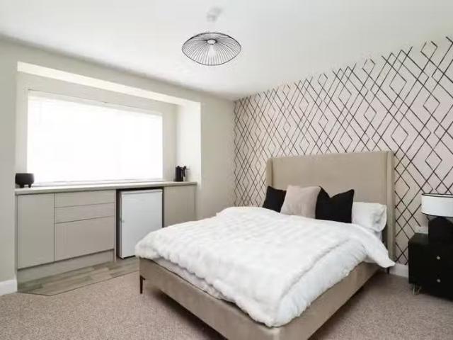 For Rent! 1 BA 1 bedroom house share for rent in Addison Road.