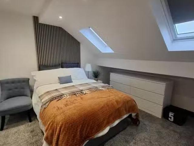 Nice 1 BA 1 bedroom house share for rent in Heneage Road, Grim.