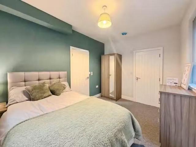 Unique 1 BA 1 bedroom house share for rent in Rowditch Avenue.