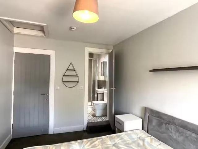 For Rent! 1 BA 1 bedroom house share for rent in Room 3, St. M.