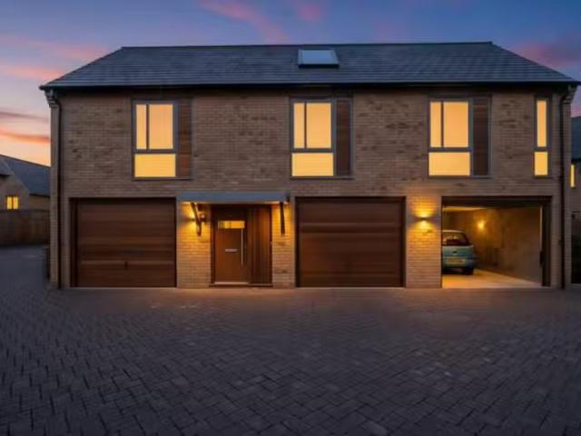 New 1 BA 2 bedroom coach house for rent in Spring Drive, Cambr.