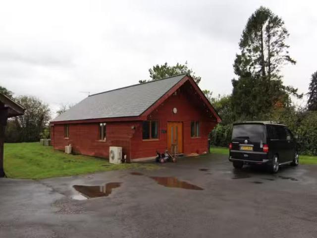 Rental! 1 BA 2 bedroom chalet for rent in Waterside, Cheddar R.