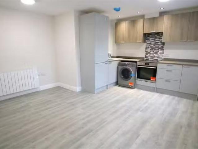 Nice 1 BA 2 bedroom apartment for rent in Northdale Court, Sou.
