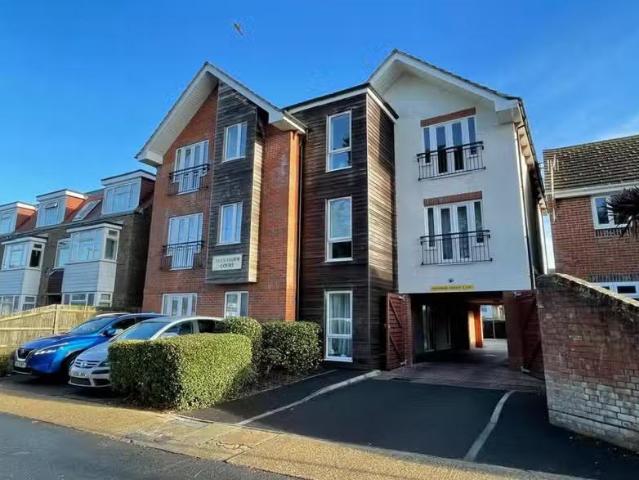 Nice 1 BA 2 bedroom apartment for rent in Alexander Court, Lit.
