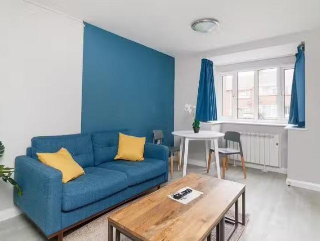 Rental! 1 BA 2 bedroom apartment for rent in College Court, Co.