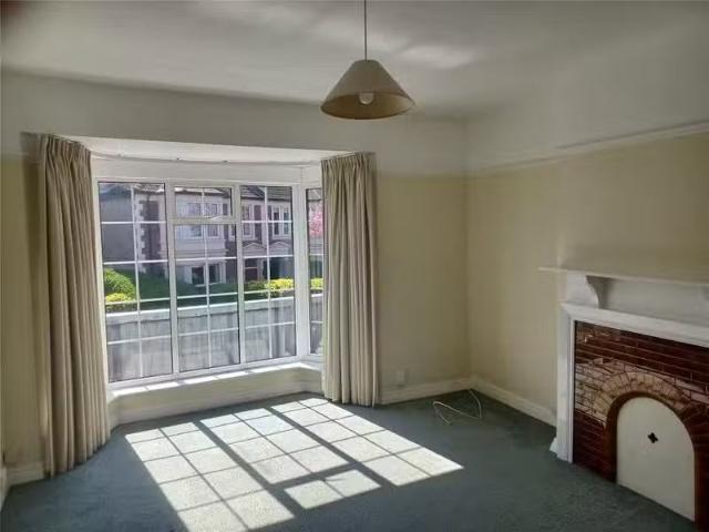 Cheap 1 BA 2 bedroom apartment for rent in Henleaze Road, Bris.
