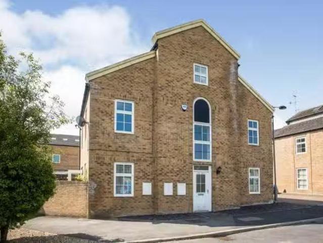 Nice 1 BA 2 bedroom apartment for rent in Littlelands, Bingley.