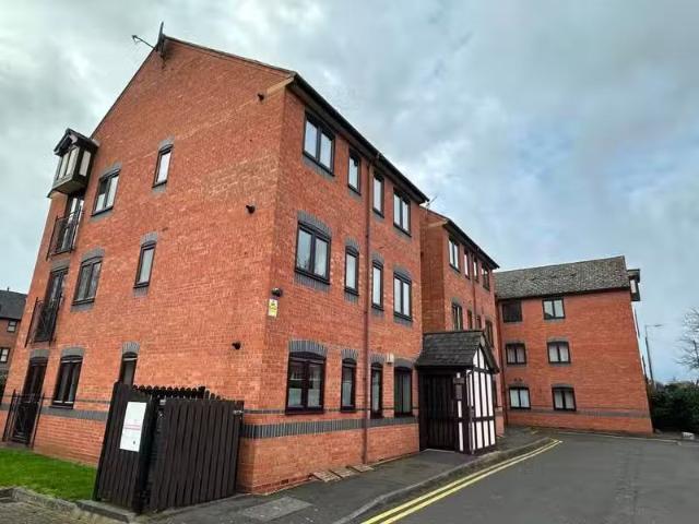 Deal! 1 BA 2 bedroom apartment for rent in The Locks, The Moor.