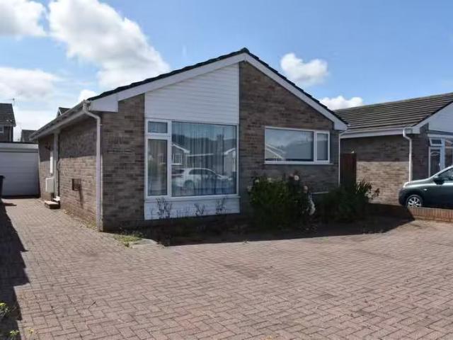 Unique 1 BA 2 bedroom detached bungalow for rent in Sandpiper.