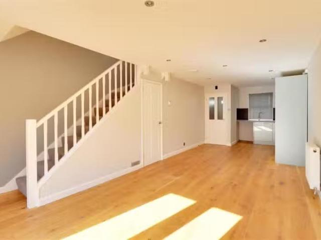 For Rent! 1 BA 2 bedroom end of terrace house for rent in Fair.