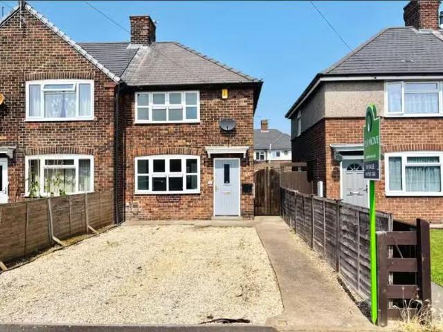Cheap 1 BA 2 bedroom end of terrace house for rent in Malvern.