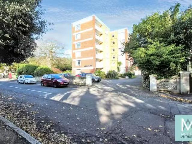 Deal! 1 BA 2 bedroom flat for rent in Westbury Court, Belsize.