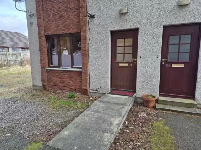 Rental! 1 BA 2 bedroom flat for rent in Berneray Court, Drakie.