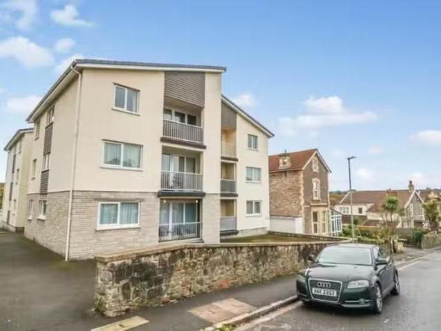 Rental! 1 BA 2 bedroom flat for rent in Manor Road, Weston sup.
