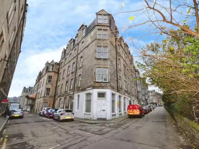 Rental! 1 BA 2 bedroom flat for rent in Roseneath Terrace, Edi.