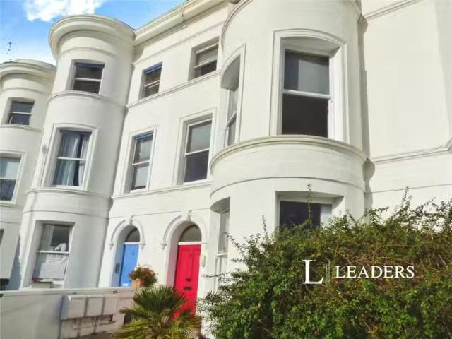 Charming 1 BA 2 bedroom flat for rent in South Terrace, Little.