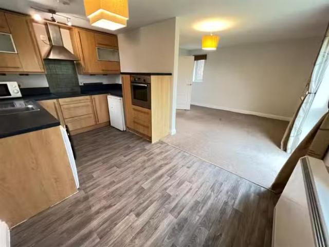 Deal! 1 BA 2 bedroom flat for rent in Sovereign Place, Apollo.