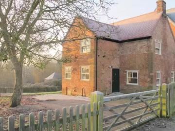 House to rent in Broom Alcester - Garden