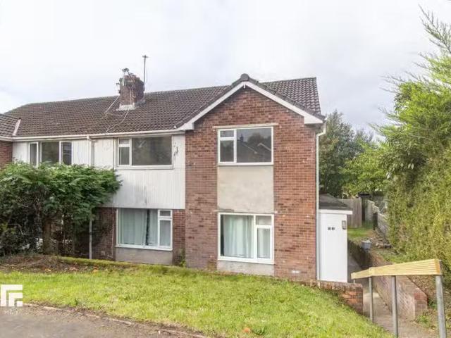Deal! 1 BA 2 bedroom maisonette for rent in Woolaston Avenue.