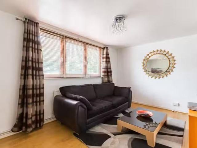 New 1 BA 2 bedroom maisonette for rent in Alfred Street, Mile.