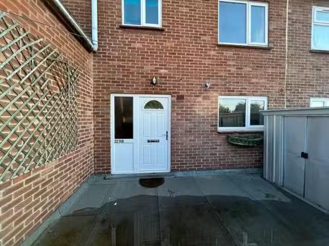 New 1 BA 2 bedroom maisonette for rent in Coventry Road, Sheld.