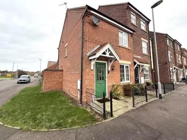 Nice 1 BA 2 bedroom semi detached house for rent in Bramley Wa.