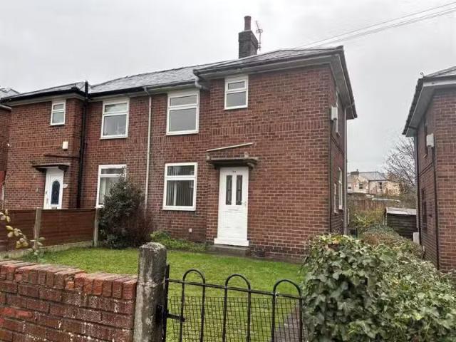 Cheap 1 BA 2 bedroom semi detached house for rent in Bryn Garm.