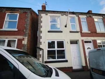 Charming 1 BA 2 bedroom semi detached house for rent in Fowler.
