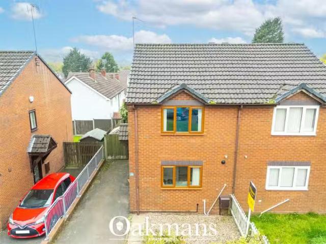 New 1 BA 2 bedroom semi detached house for rent in Lea Walk, R.