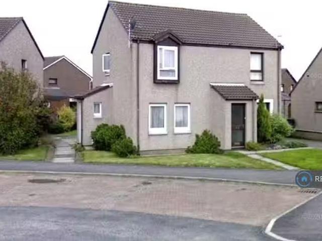 Charming 1 BA 2 bedroom semi detached house for rent in Prunie.