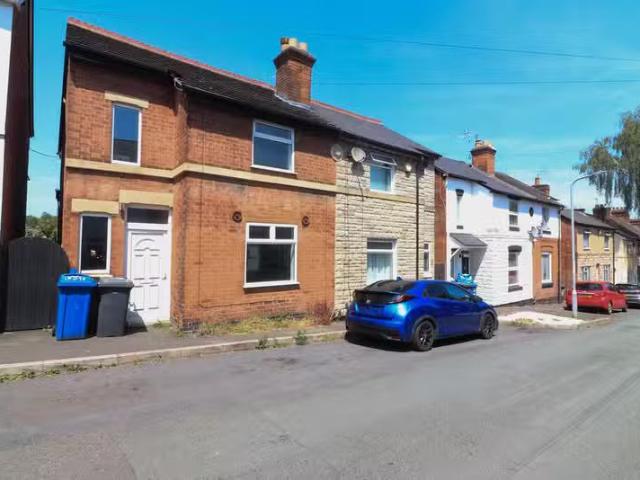 For Rent! 1 BA 2 bedroom semi detached house for rent in Shelt.