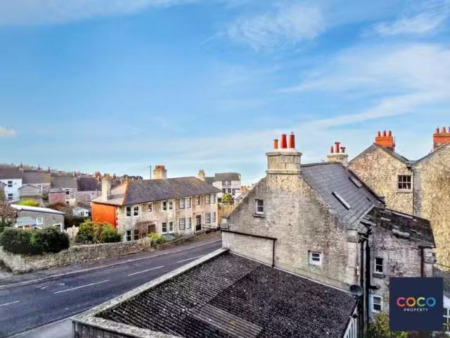 Unique 1 BA 2 bedroom property for rent in Tillycombe Road, Po.