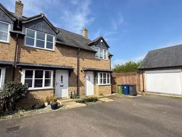 Deal! 1 BA 2 bedroom terraced house for rent in Bluebell Drive.