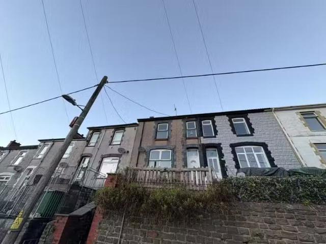Unique 1 BA 2 bedroom terraced house for rent in Mount Pleasan.
