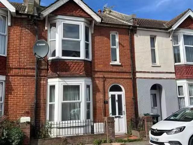 Just in! 1 BA 2 bedroom terraced house for rent in Melbourne R.