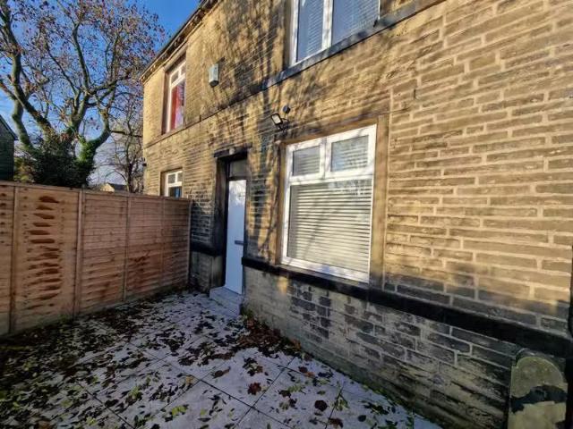 Rental! 1 BA 2 bedroom terraced house for rent in Southfield L.