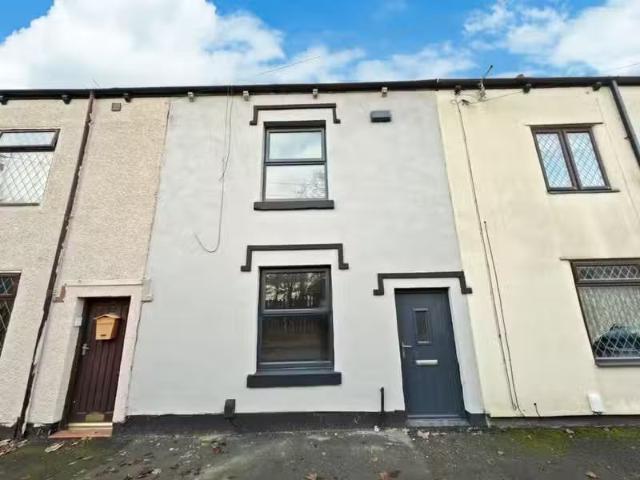 Rental! 1 BA 2 bedroom terraced house for rent in Seddon Stree.