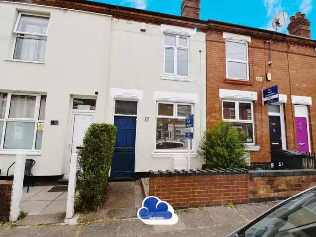 Deal! 1 BA 2 bedroom terraced house for rent in St Georges Roa.