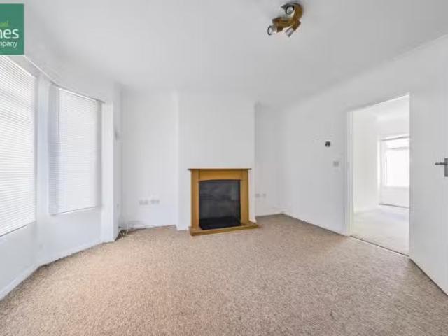Deal! 1 BA 2 bedroom terraced house for rent in Tarring Road.